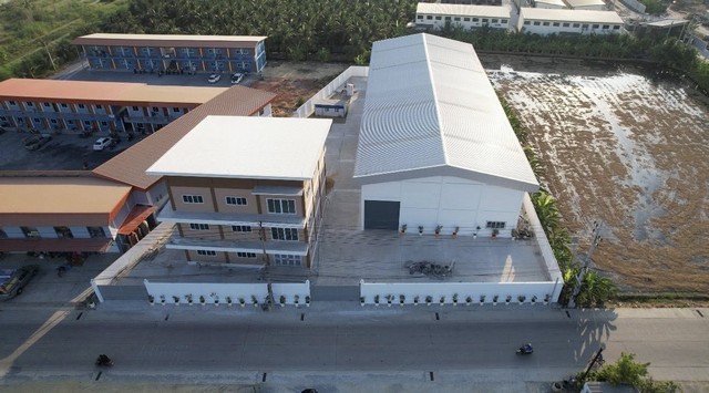 ให้เช่าโกดัง พร้อมออฟฟิศ พื้นที่ใช้สอย 1,700 ตร.ม พุทธมณฑลสาย5