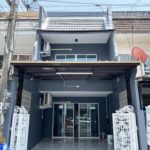 ให้เช่าทาวน์โฮม 2ชั้น รีโนเวทใหม่ ย่านถนนนวมินทร์ พร้อมเฟอร์นิเจอ
