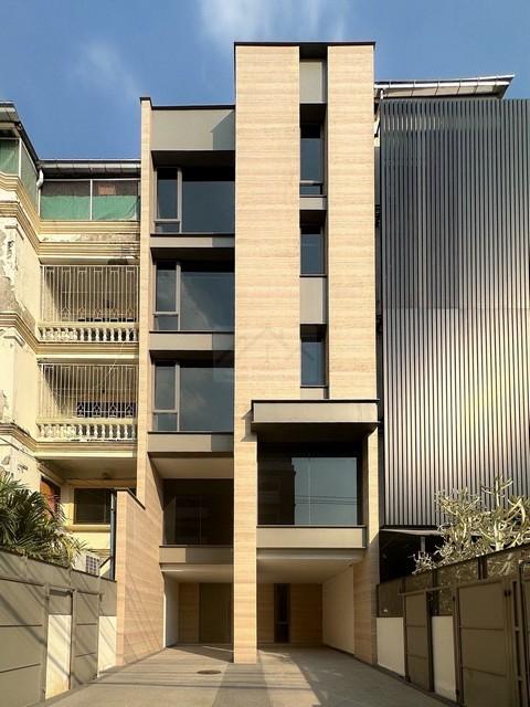 ขายโฮมออฟฟิศ 4.5 ชั้น ซอยปรีดี 14 ใกล้เอกมัย-ทองหล่อ รีโนเวทใหม่