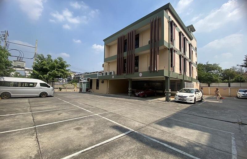 ให้เช่าอาคารสำนักงาน 3 ชั้น ซอยประชาอุทิศ 15 ตกแต่งพร้อมใช้งาน
