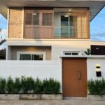 บ้านเดี่ยว 2 ชั้น รีโนเวทใหม่ สไตล์โมเดิร์นมินิมอล ดอยสะเก็ด