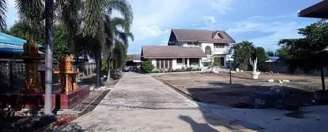 ขายบ้านพร้อมที่ดินอำเภอบางเลน จังหวัดนครปฐม เนื้อที่ 2 ไร่
