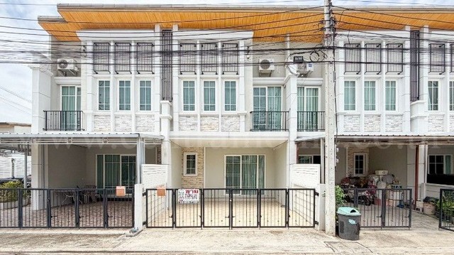 ทาวน์โฮม โกลเด้นท์ ทาวน์ รามอินทรา-วงแหวาน ราคาถูก บ้านใหม่ไม่เคย