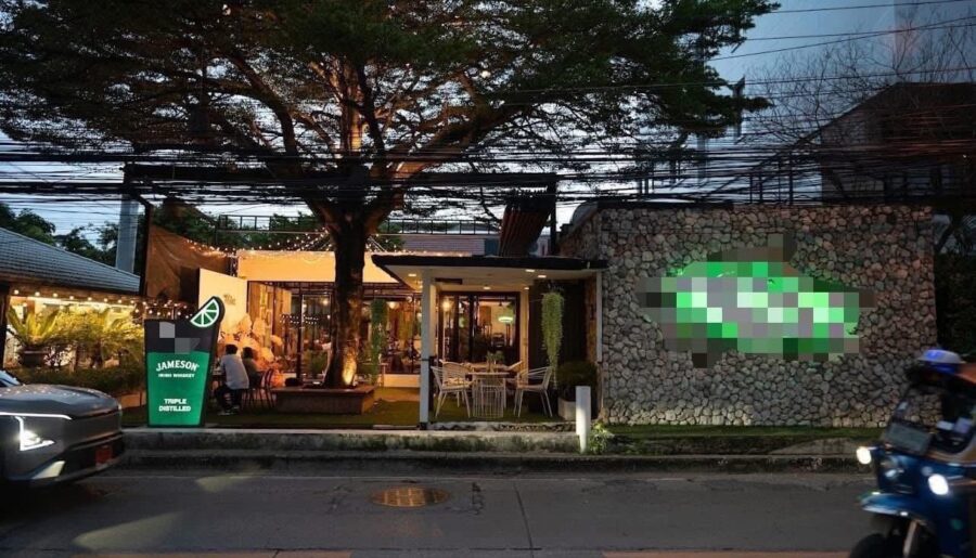เซ้ง ร้านอาหาร ใจกลางอารีย์ ติดถนนหลัก พร้อมมีลานจอดรถ มีระบบเรีย