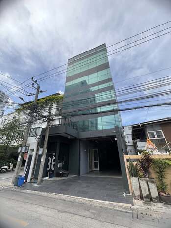 Residential Building for Rent in Prime Thonglor Private Lift