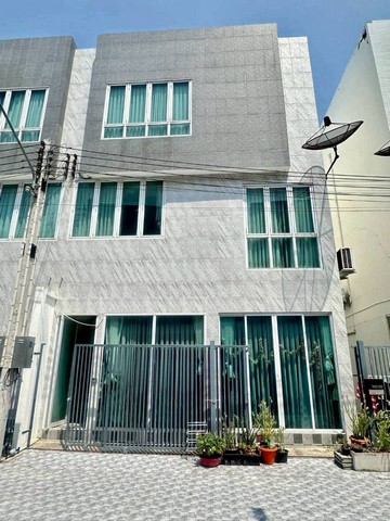 ให้เช่าบ้าน 4นอน 5น้ำ เพื่ออยู่อาศัยหรืออฟฟิศ ใกล้อมตะนครชลบุรี