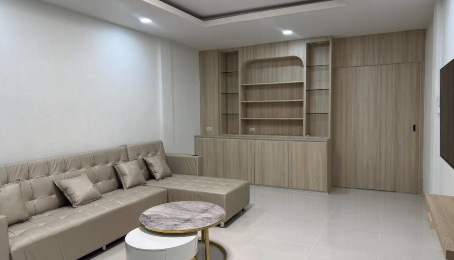ให้เช่าทาวน์เฮาส์ใกล้MRTสุทธิสาร5นอน5น้ำตกแต่งใหม่ทั้งหลังเช่า630