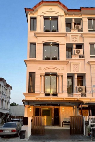 ขายโฮมออฟฟิศ 4 ชั้น รีโนเวทใหม่ ทำเลทอง ทาวน์อินทาวน์
