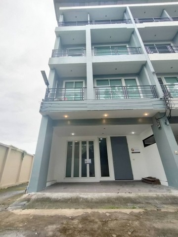 ให้เช่าทาวน์โฮม4ชั้นห้องมุม 300ตร.ม.ย่านรามอินทราใกล้แฟชั่นไอแลนส