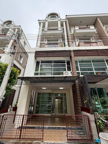 4 ชั้น 5 ห้องนอน 5 ห้องน้ำ ติดถนนนวมินทร์