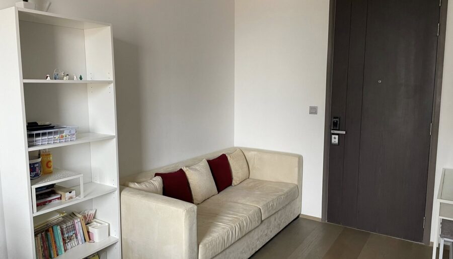 Ashton Chula Silom clean