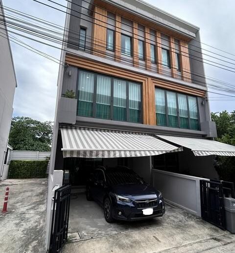 ให้เช่าทาวน์โฮม 3 ชั้น 22 ตร.ว. Eigen Premium Townhome ซอยอ่อนนุช
