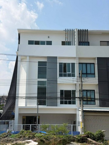 ให้เช่าทาวน์โฮม Home Office Luxury ย่านลาดพร้าว-วังหิน ใกล้ BTS เ