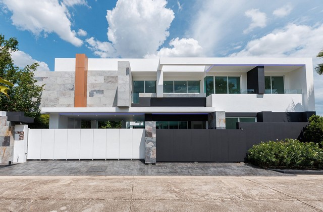 ขายบ้านหรูใกล้โรงเรียนนานาชาติ เชียงใหม่ 8 ห้องนอน 7 ห้องน้ำ
