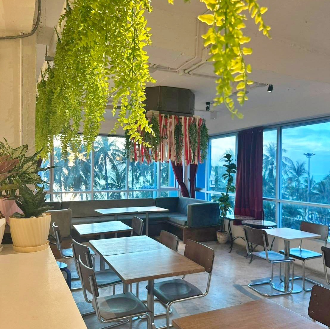 เซ้งด่วน บาร์-ร้านเหล้า-ร้านอาหร บางแสน วิวทะเล เพียง 300,000 บ