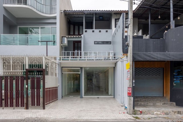 ให้เช่า อาคารพาณิชย์ 2.5 ชั้น เอกมัย 2