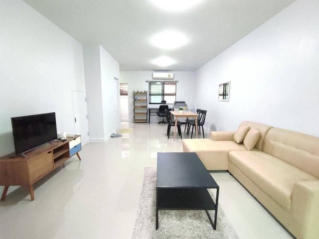 ให้เช่าและขายบ้านทาวน์โฮม Modi Villa ABAC บางนา กม.26 อยู่ในซอยเอ
