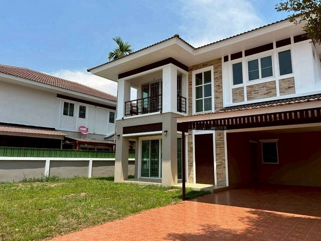 บ้านหลังใหญ่ เฟอร์ครบทั้งหลัง ทำเลอนาคต ฟังก์ชันครบ ดอยสะเก็ด