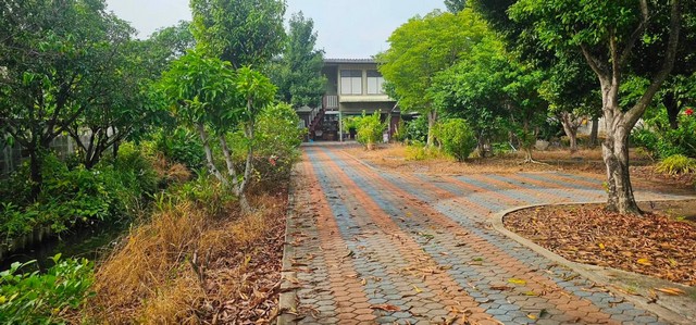 ขายบ้านพร้อมที่ดินใกล้แม่น้ำท่าจีน อำเภอกระทุ่มแบน จังหวัดสมุทรสา