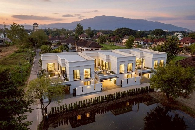 บ้านสร้างใหม่ หลังใหญ่ 2 ชั้น โปร่งโล่ง ทำเลดี ป่าแดด