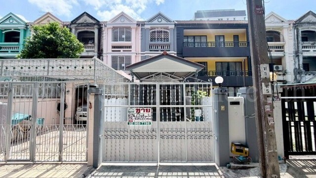 ทาวน์เฮ้าส์ 3 ชั้น รีโนเวทพร้อมอยู่ เรวดี 12