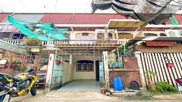 ทาวน์เฮ้าส์ 2 ชั้น สุขสบายวิลล่า ซอยลาดพร้าว87