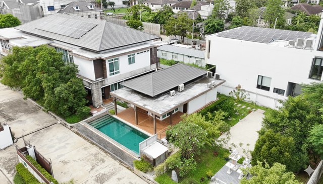 ให้เช่าบ้านเดี่ยวหรู คฤหาสน์หรูเอื้อสุขพัฒนาการ ไร่ครึ่ง 950 ตรม
