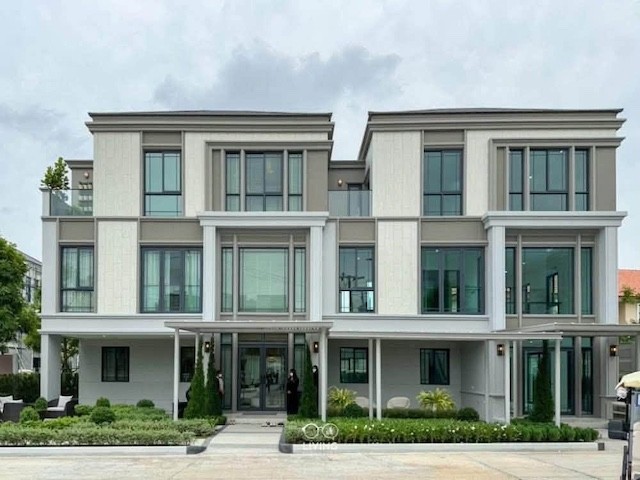 BH4180 ให้เช่าทาวน์โฮมหรู บ้านกลางเมือง Classe