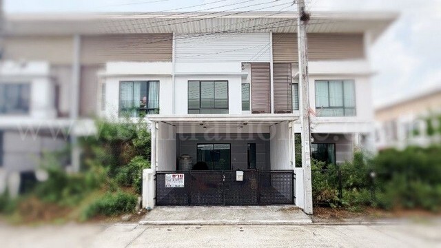 ทาวน์โฮม โมดิ วิลล่า บางนา ต้นโครงการ ถูกสุดในโครงการ