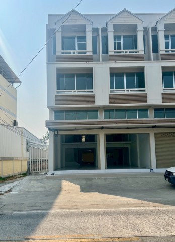 BH4208 ให้เช่าอาคารพาณิชย์พร้อมโกดัง รีโนเวทใหม่ พระราม 2 บางขุนเ
