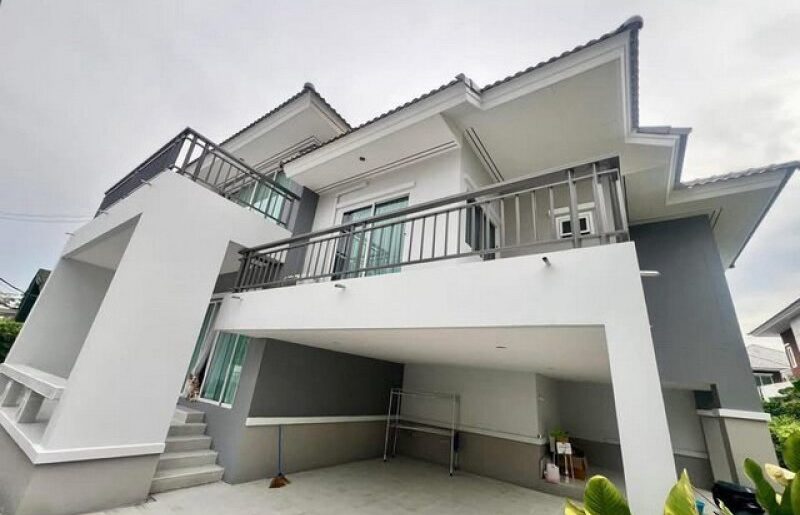 ขายบ้านเดี่ยวหรู บ้านบึง ชลบุรี หลังริม ใกล้นิคมอม