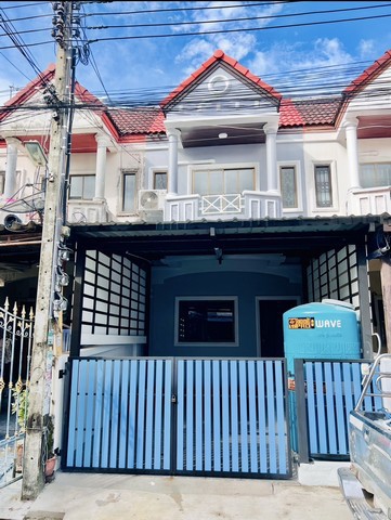 ทาวน์เฮ้าส์ 2 ชั้น รีโนเวทใหม่ หมู่บ้านทิพย์มงคล 1 วัดหนามแดง-บาง