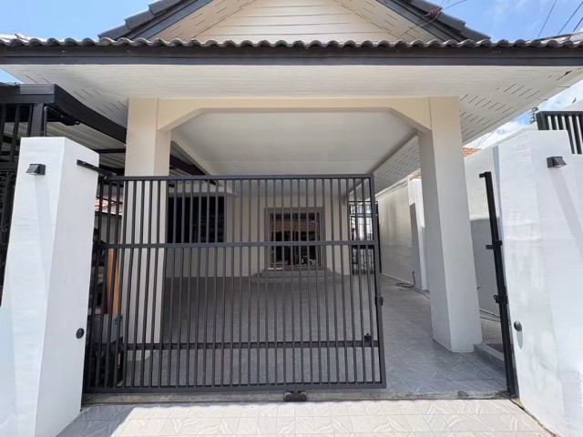 บ้านเดี่ยวพร้อมเข้าอยู่ พัทยาเหนือ – ใกล้เมืองจำลอง & รพ.กรุงเทพ