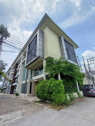 ให้เช่าโฮมออฟฟิต4ชั้น600ตรม.ห้องมุมย่านรามอินทราใกล้MRTวงแหวนรามอ