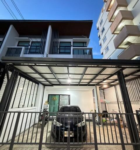 ให้เช่าทาวน์โฮม3ชั้น207ตร.ม Cozyโชคชัย4ซอย30ถนนโชคชัย4