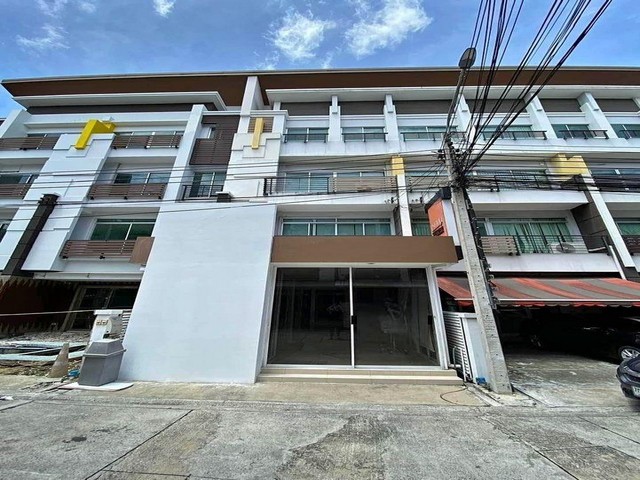 ให้เช่าโฮมออฟฟิศ 4ชั้น 260ตรม.บิสทาวน์ ลาดพร้าว เฟอร์พร้อม ใกล้รถ