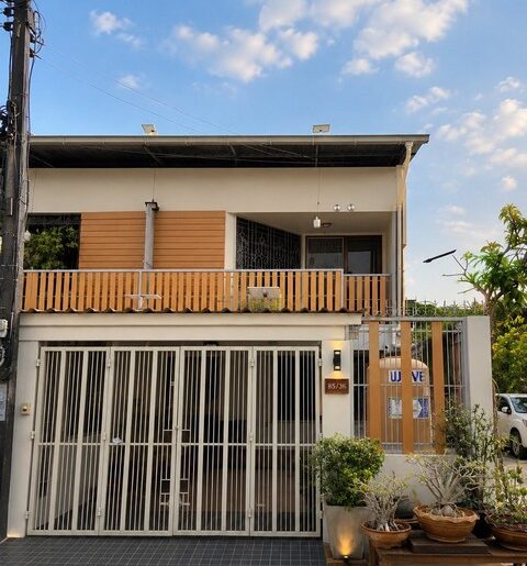 ให้เช่าทาวน์โฮม 2 ชั้น ม.เสียงสนนิเวศน์ สุขุมวิท 68 เฟอร์พร้อมอยู