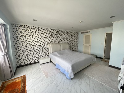 ขายคอนโด Omni Tower Sukhumvit Nana ขนาด 65.92 ตร.ม