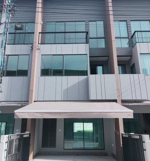 P714 ให้เช่าทาวน์โฮม 3 ชั้น โครงการ บ้านกลางเมือง