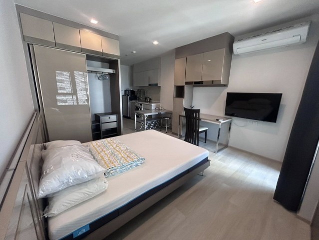 Life One Wireless 21st floor BTS PloenChit