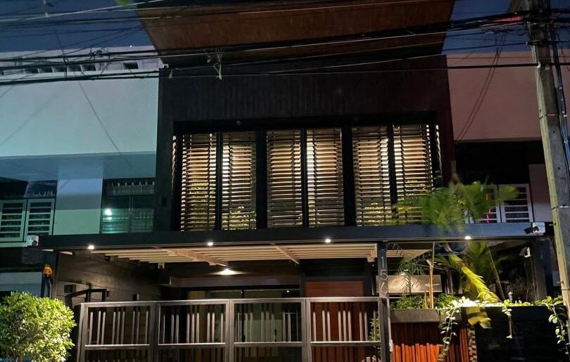 ให้เช่า Home Office 2 ชั้น รามคำแหง 26-1 ใกล้รถไฟฟ้าสายสีส้ม
