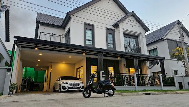 BH4219 ขาย/เช่า บ้านหรู CENTRO บางนา เฟส 2 บ้านเดี่ยว Modern Luxu
