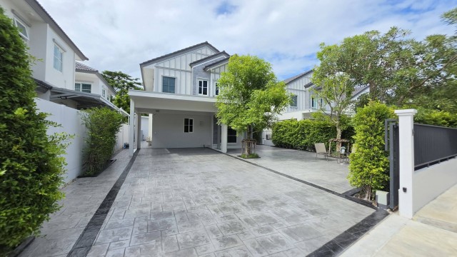 BH4240 ให้เช่าบ้านเดี่ยว Villaggio 3 ศรีนครินทร์ บางนา