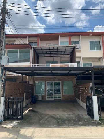 ให้เช่าทาวน์โฮม 3 ชั้น พัฒนาการ 31/1 พื้นที่ใช้สอย 270 ตร.ม. ขนาด