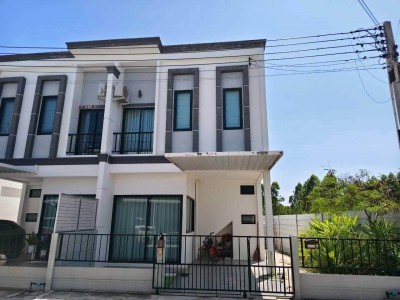 ให้เช่าทาวน์โฮมหลังริม หมู่บ้านแสนรัก 10