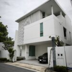 ขาย/เช่า บ้านหรู VIVE เอกมัย-รามอินทรา (พร้อมลิฟท์ส่วนตัว)