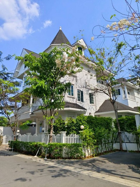 ให้เช่าวิลล่าสวยหลังใหญ่ 3 ชั้น 4 นอน แฟนตาเซีย วิลล่า4 บางนาตราด