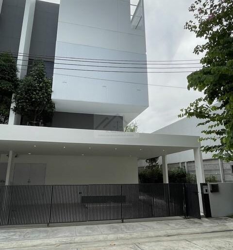 ให้เช่าโฮมออฟฟิศ 3.5 ชั้น โครงการอาคิน วิภาวดี หลังมุม ใกล้ดอนเมื