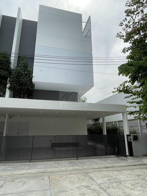 ให้เช่าโฮมออฟฟิศ 3.5 ชั้น โครงการอาคิน วิภาวดี หลังมุม ใกล้ดอนเมื