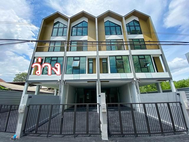 ให้เช่าโฮมออฟฟิศ 4 ชั้น แปลงมุม ซ.วชิรธรรมสาธิต 60 ใกล้ BTS ปุณณว